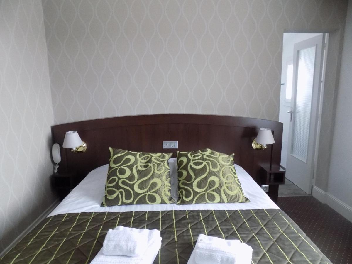 Logis Hotel La Breche - Restaurant Berthelot Amboise Zewnętrze zdjęcie