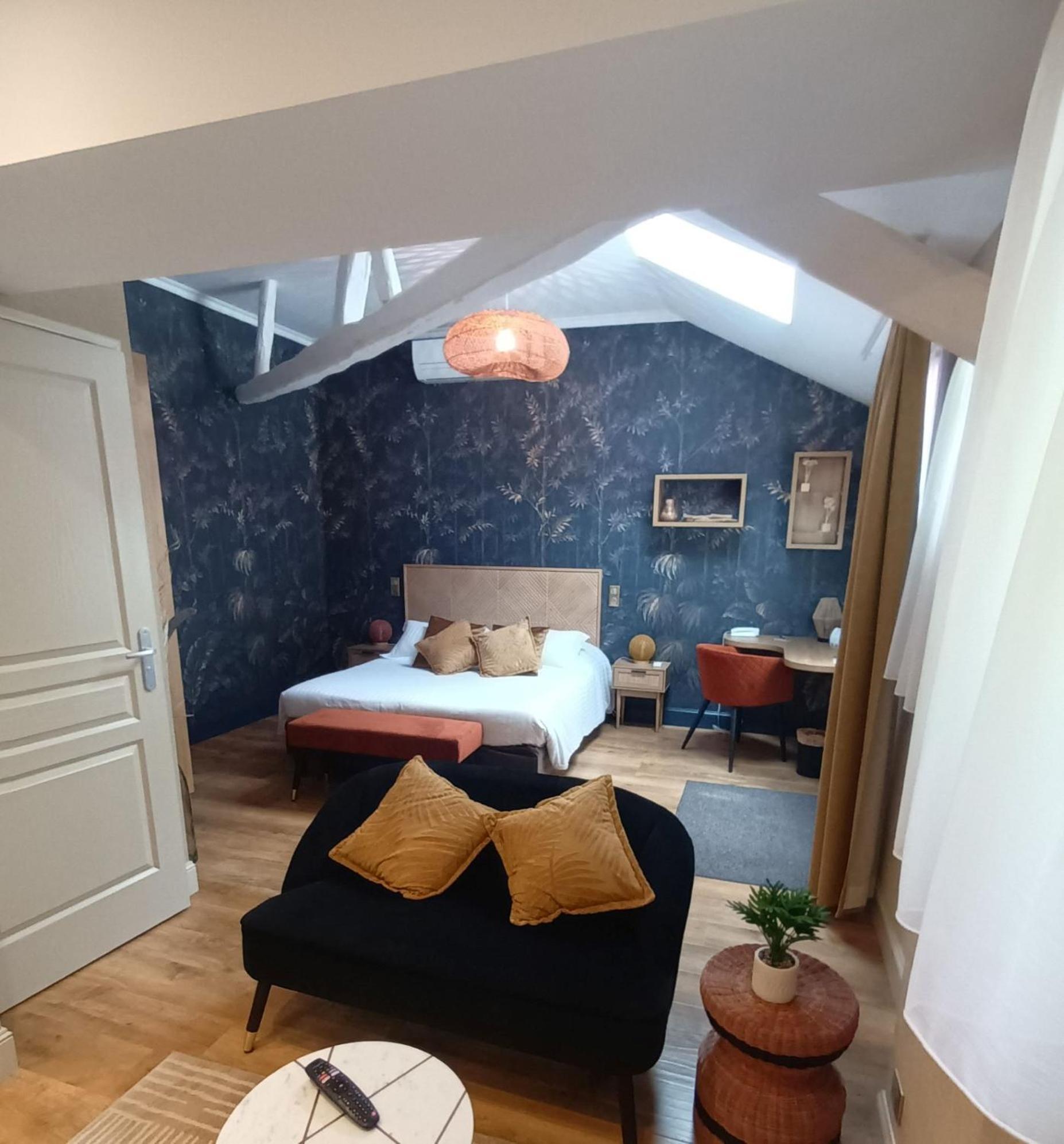 Logis Hotel La Breche - Restaurant Berthelot Amboise Zewnętrze zdjęcie