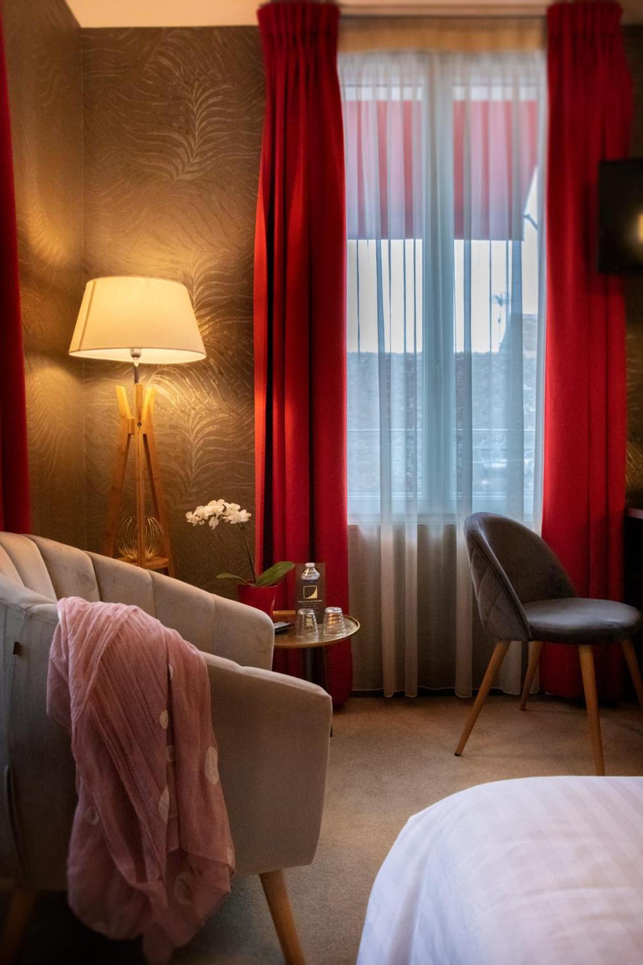 Logis Hotel La Breche - Restaurant Berthelot Amboise Zewnętrze zdjęcie