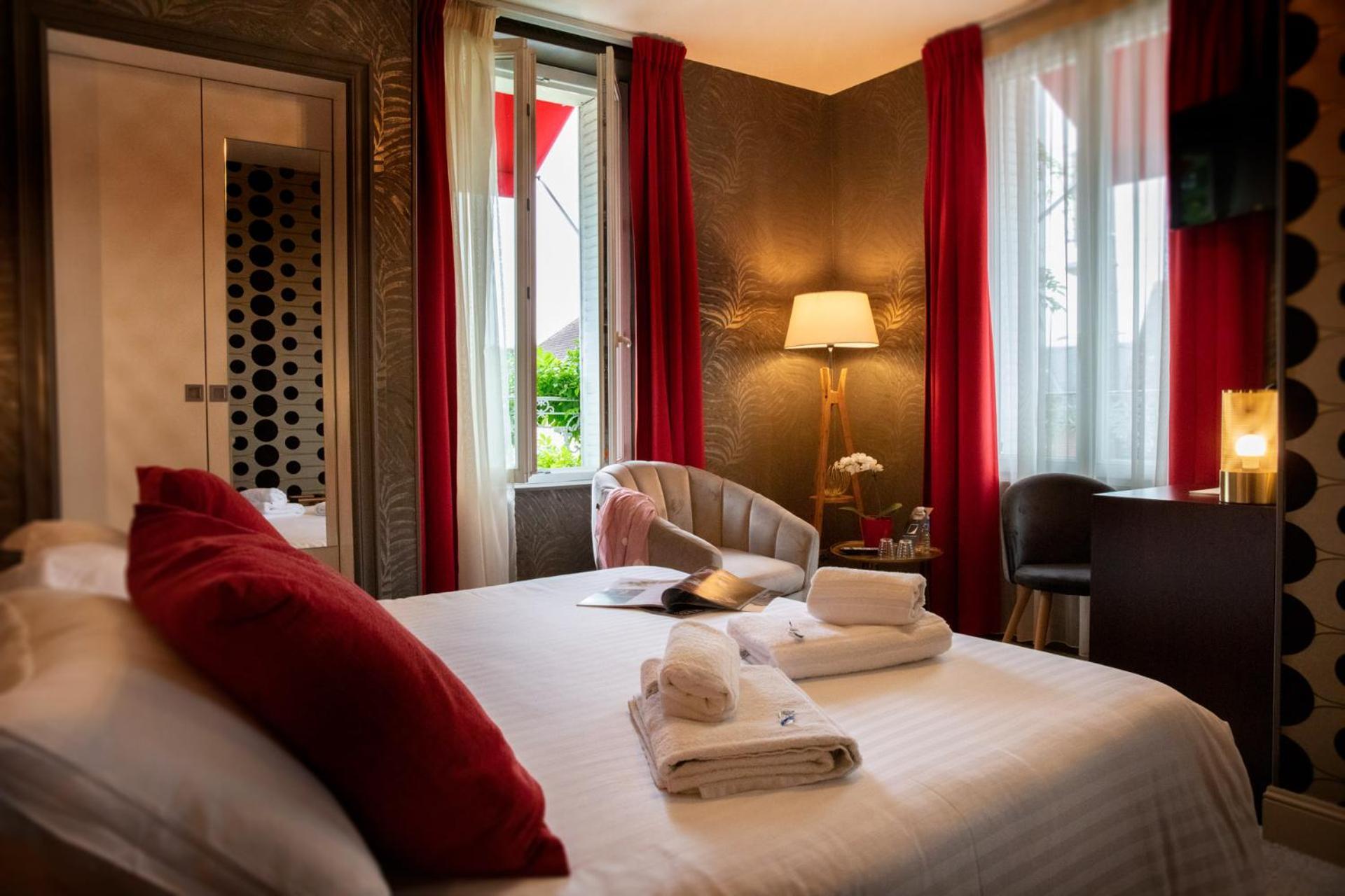 Logis Hotel La Breche - Restaurant Berthelot Amboise Zewnętrze zdjęcie