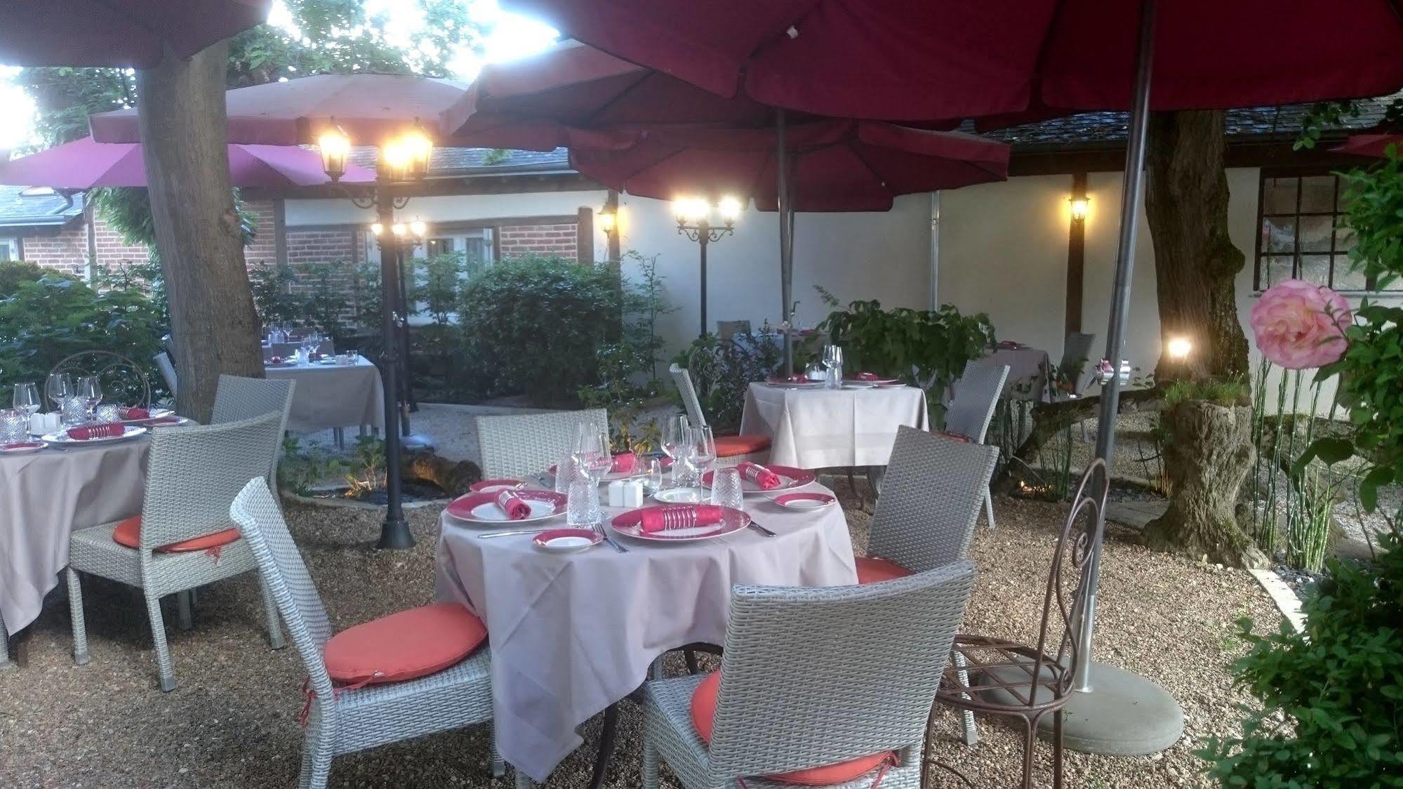 Logis Hotel La Breche - Restaurant Berthelot Amboise Zewnętrze zdjęcie